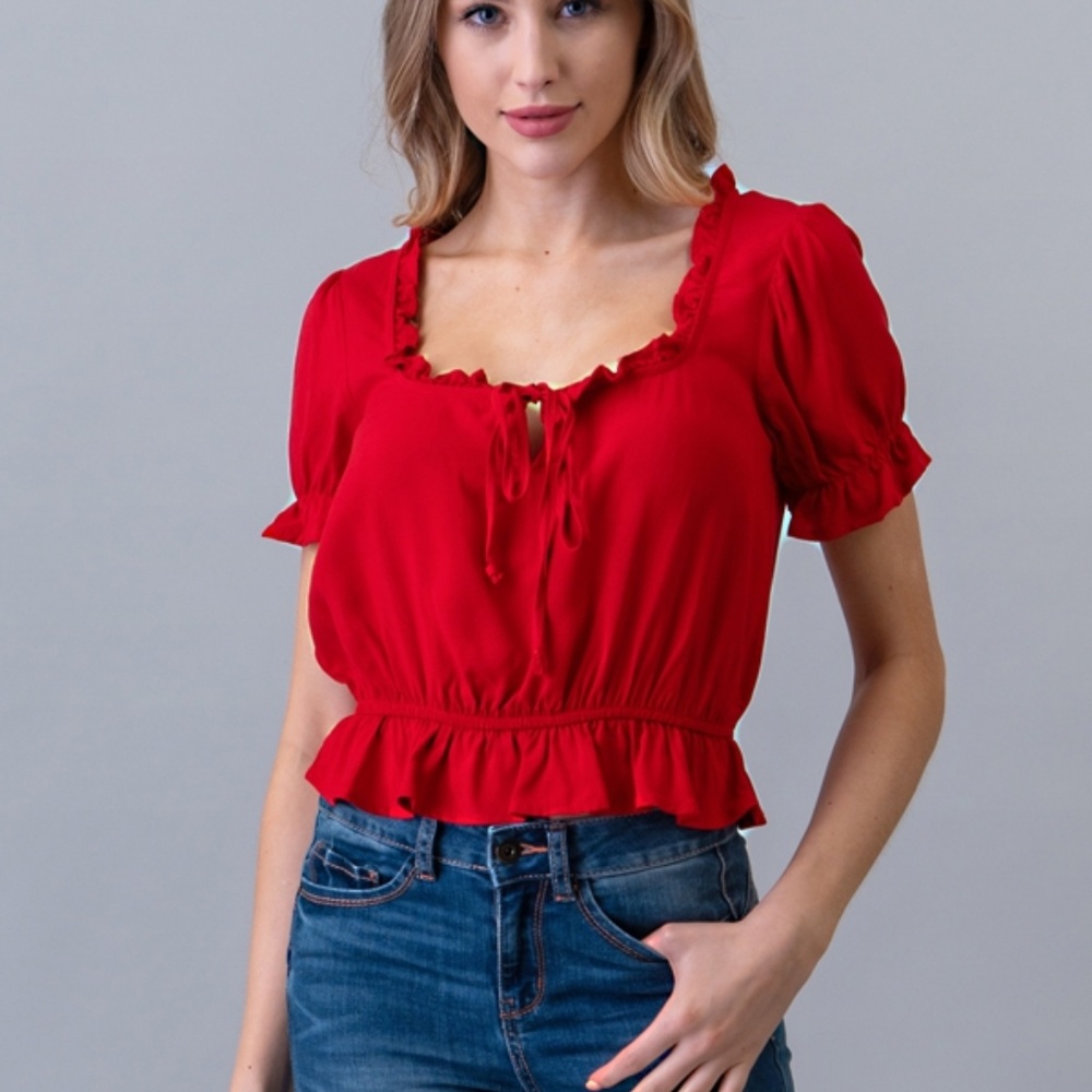 🚨2/$10 Baby Ruffled semi crop Top🚨